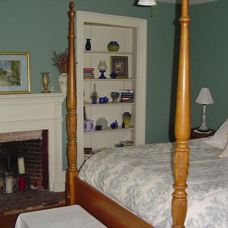 Stephen Clay Homestead Bed And Breakfast Кандия Номер фото