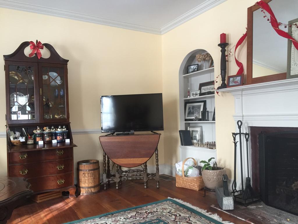 Stephen Clay Homestead Bed And Breakfast Кандия Экстерьер фото