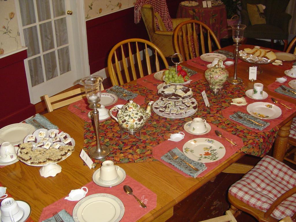 Stephen Clay Homestead Bed And Breakfast Кандия Экстерьер фото