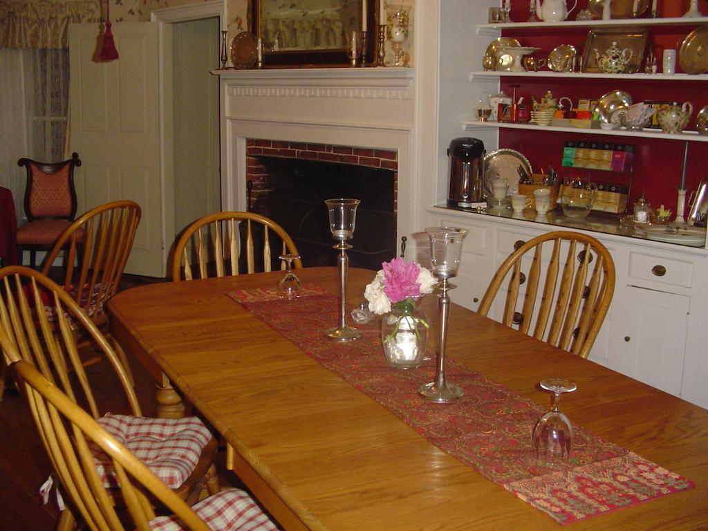 Stephen Clay Homestead Bed And Breakfast Кандия Номер фото